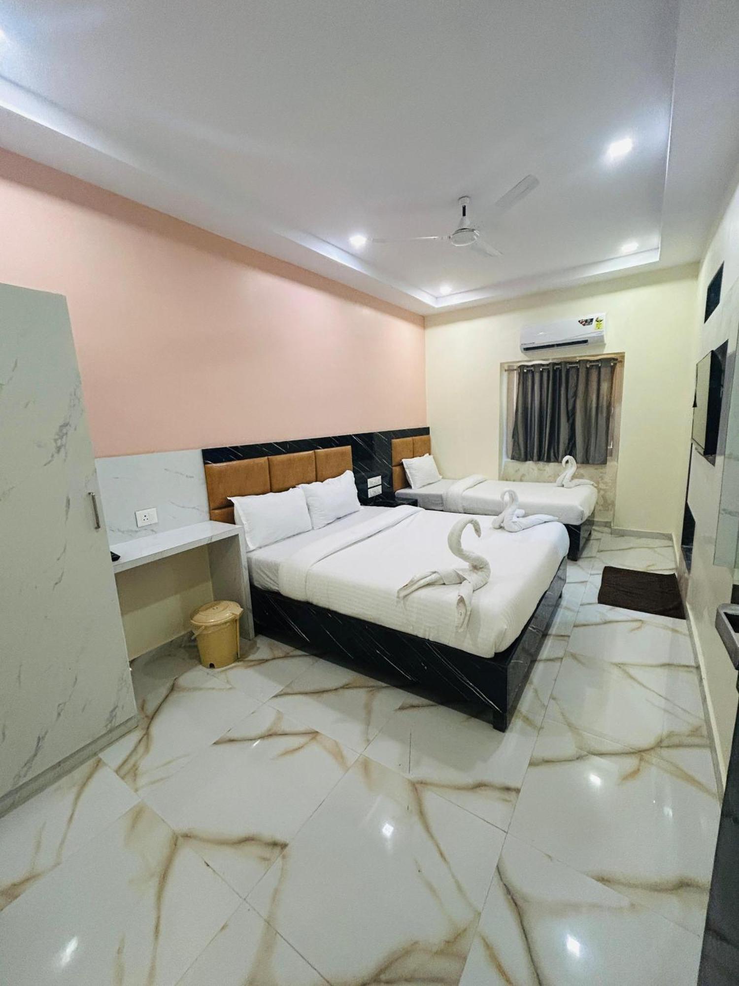 Hotel Rinza Residency Mumbai  Buitenkant foto