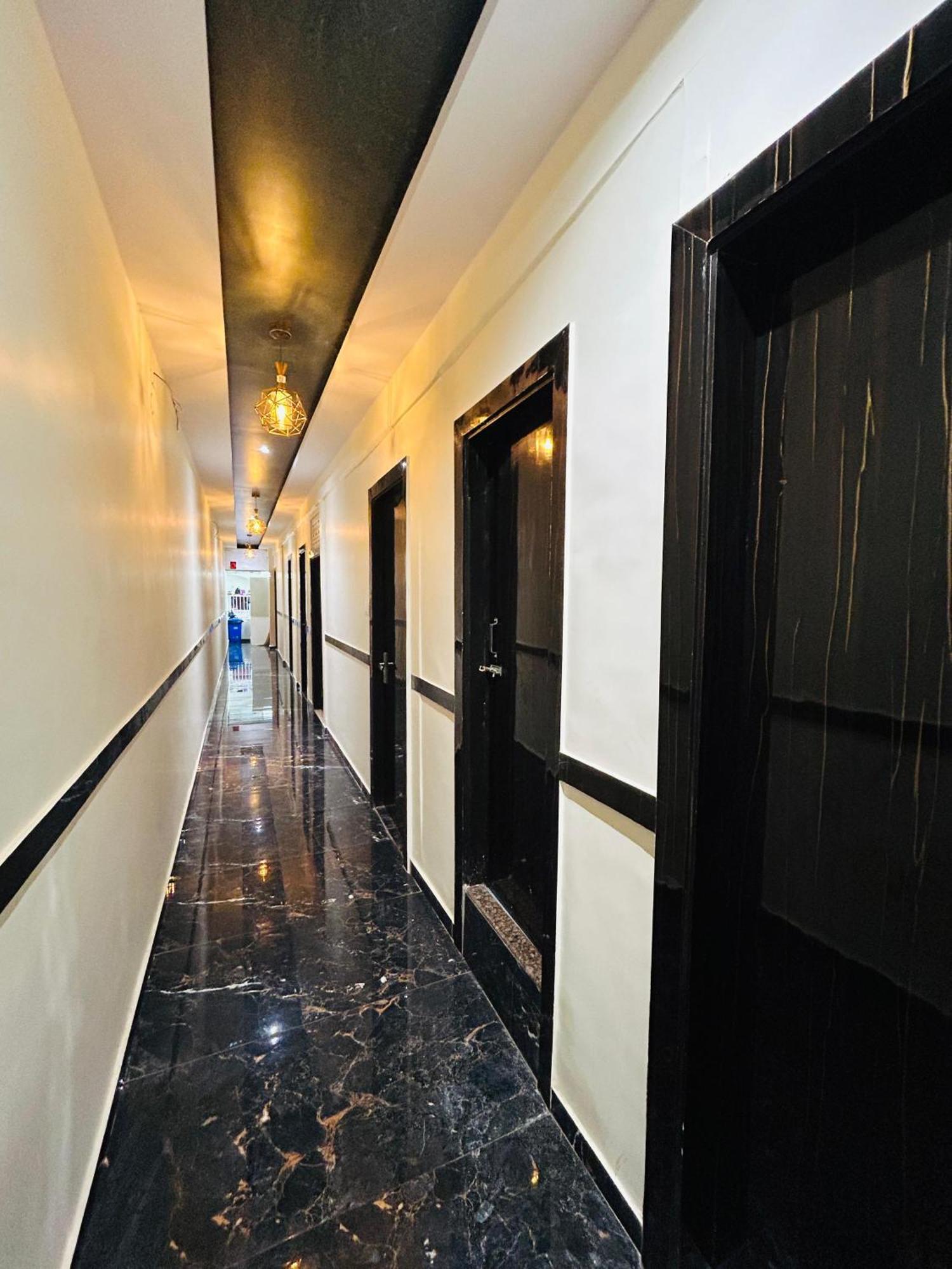 Hotel Rinza Residency Mumbai  Buitenkant foto